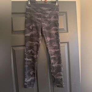 Athleta - XS 7/8 camo leggings